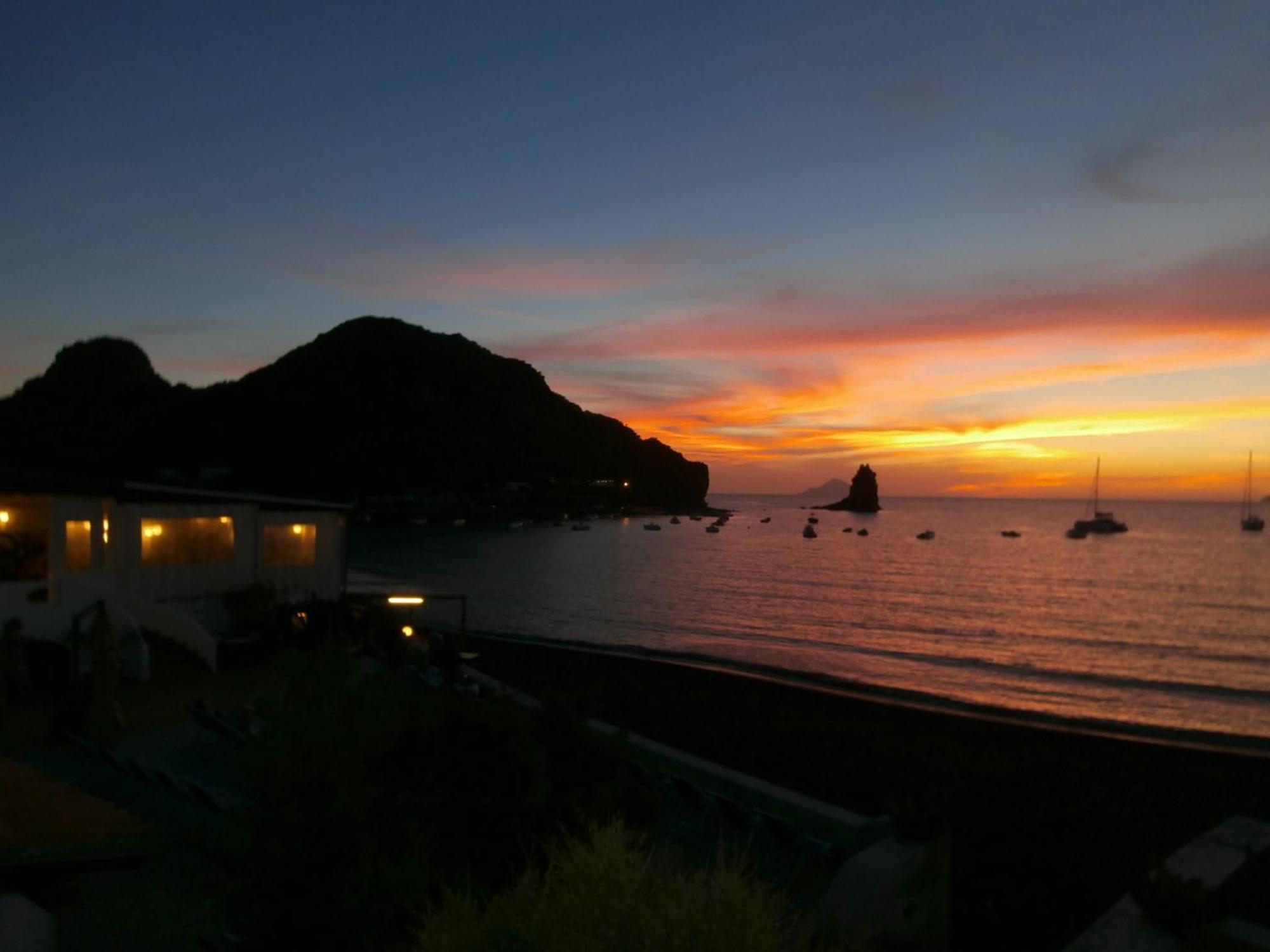 Hotel Conti Vulcano  Exterior photo